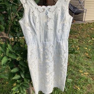 Lace sleeveless dress